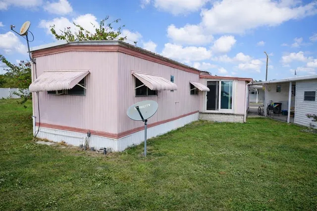 $52,000 | 5494 Fairfield Avenue South, Unit 9, Gulfport, FL 33707