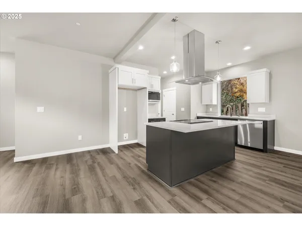 $489,947 | 185 Northwest Mawrcrest Avenue, Gresham, OR 97030