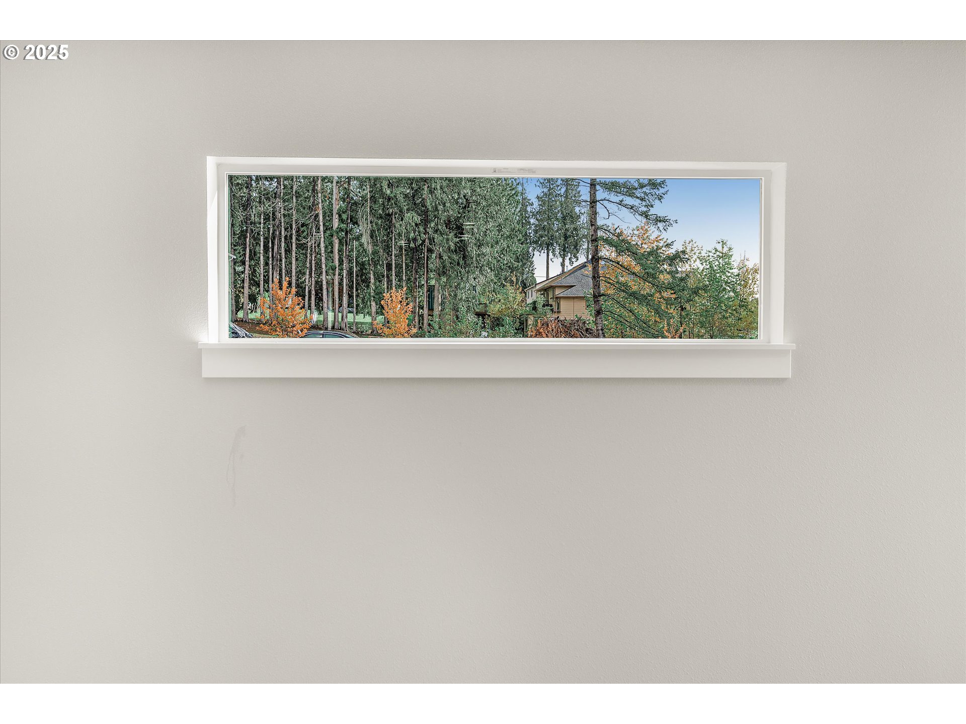 185 Southwest Mawrcrest Avenue Gresham, OR 97030 - Photo 24 of 46 a view of a room that has a window