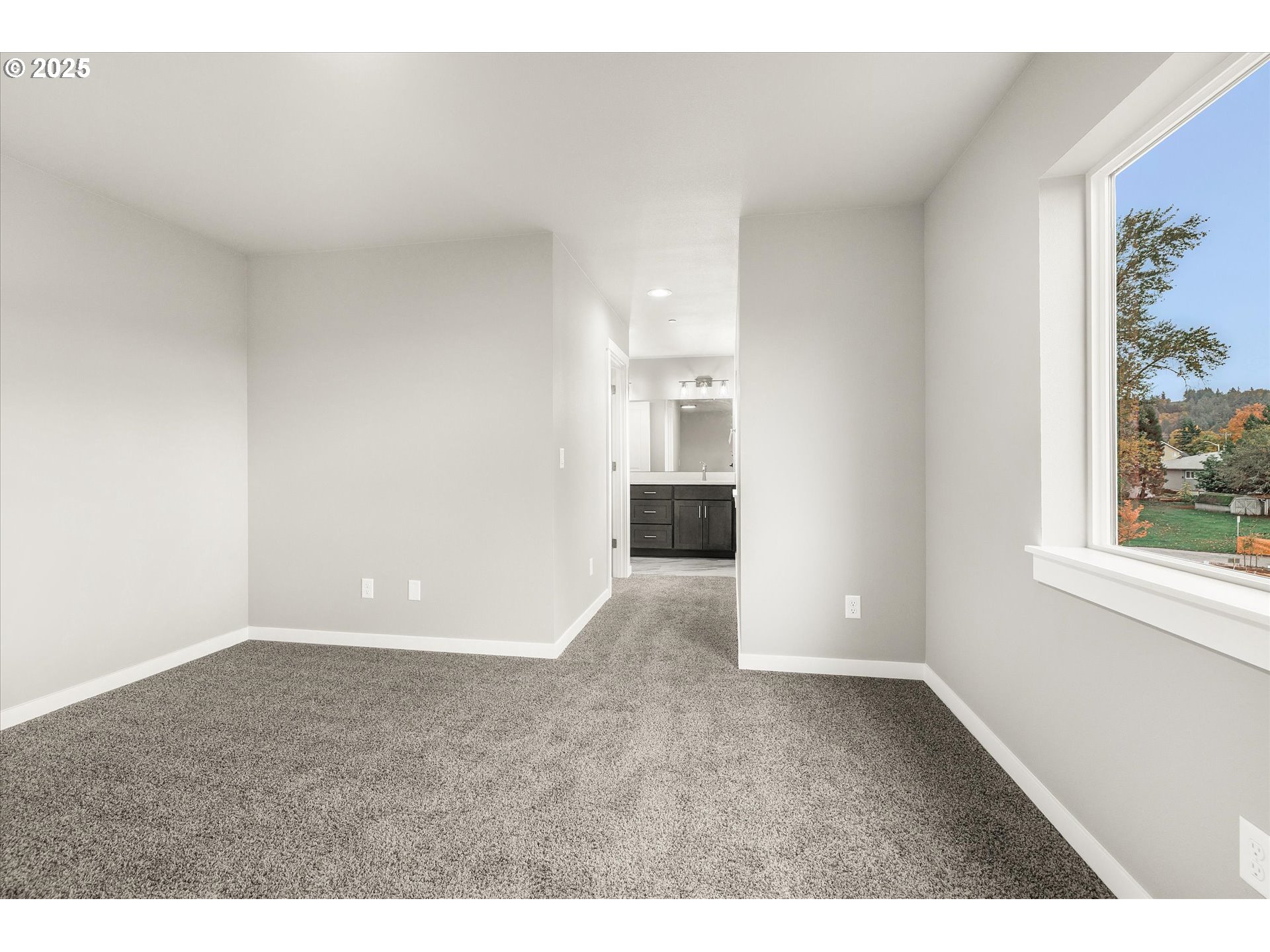 185 Southwest Mawrcrest Avenue Gresham, OR 97030 - Photo 32 of 46 a view of empty room with wooden floor