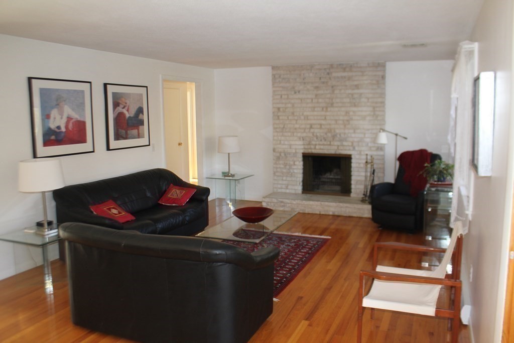 120 Edgewater Road Agawam, MA 01001 - Photo 5 of 26 Gallery Image 5