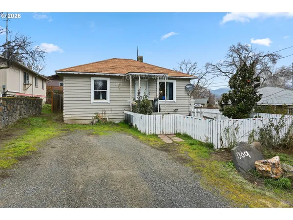 $359,000 | 1309 Perkins Street, The Dalles, OR 97058