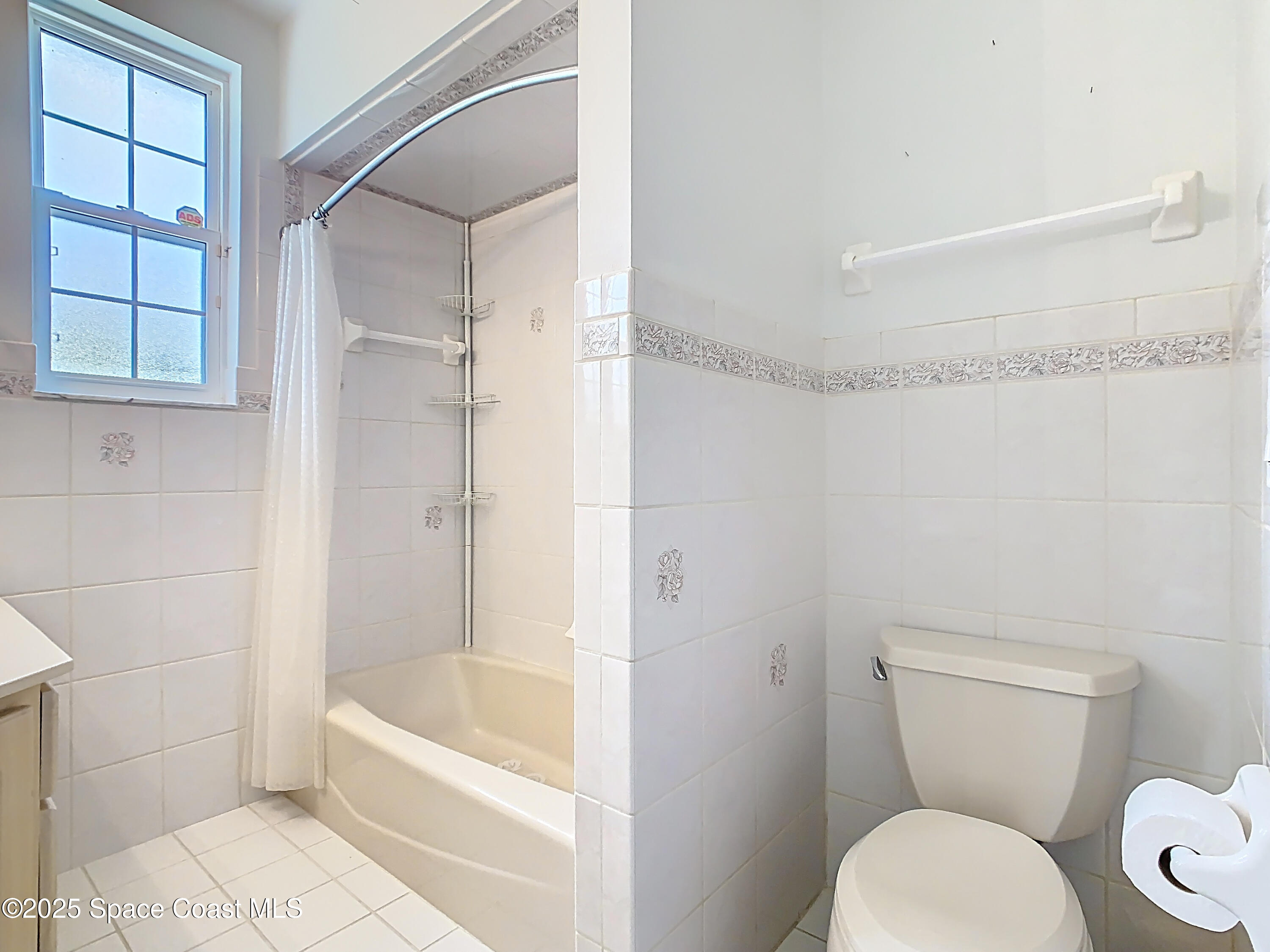 2559 Hooper Road Cocoa, FL 32926 - Photo 17 of 46 Guest bathroom