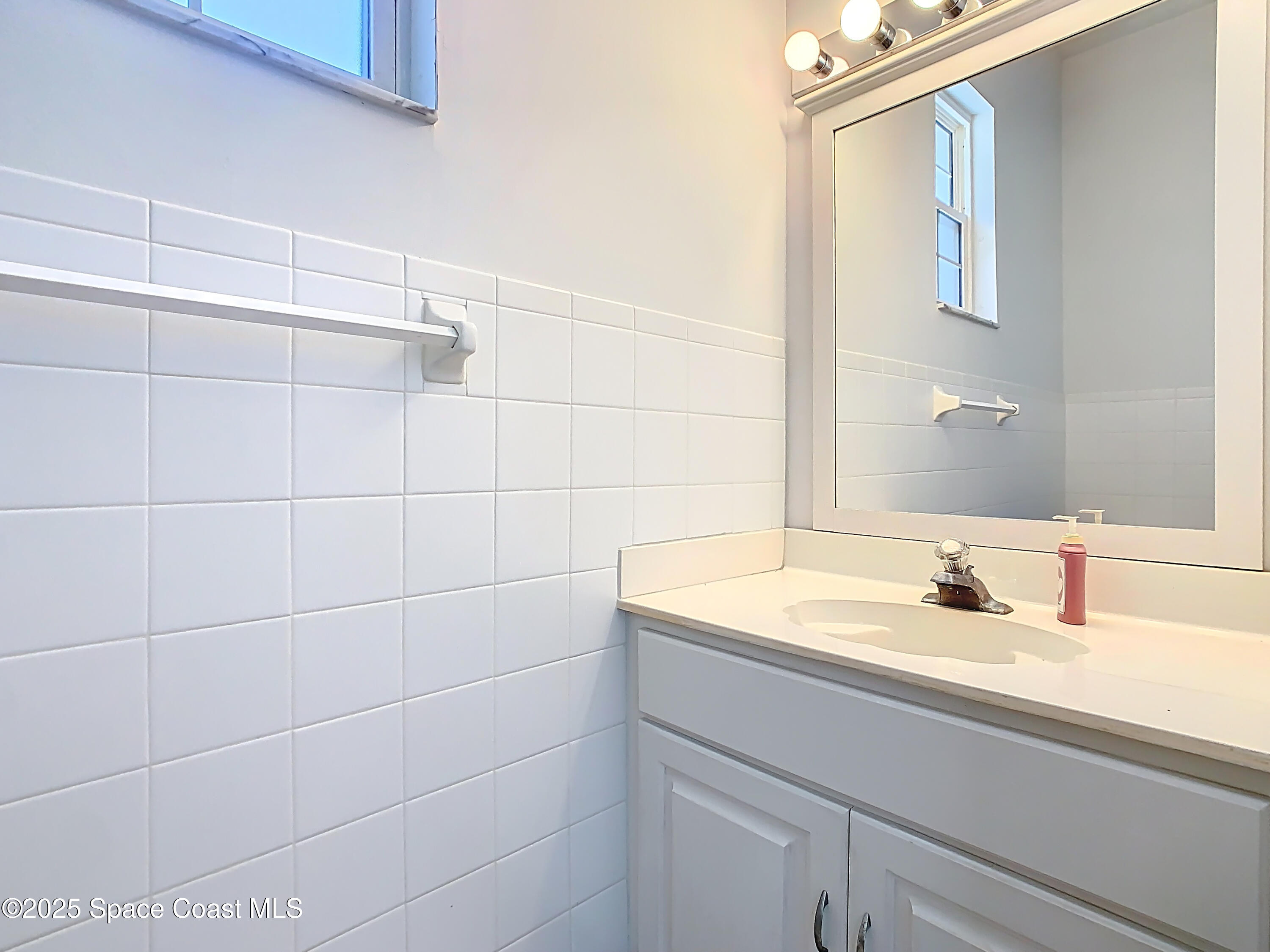 2559 Hooper Road Cocoa, FL 32926 - Photo 26 of 46 Pool Bath