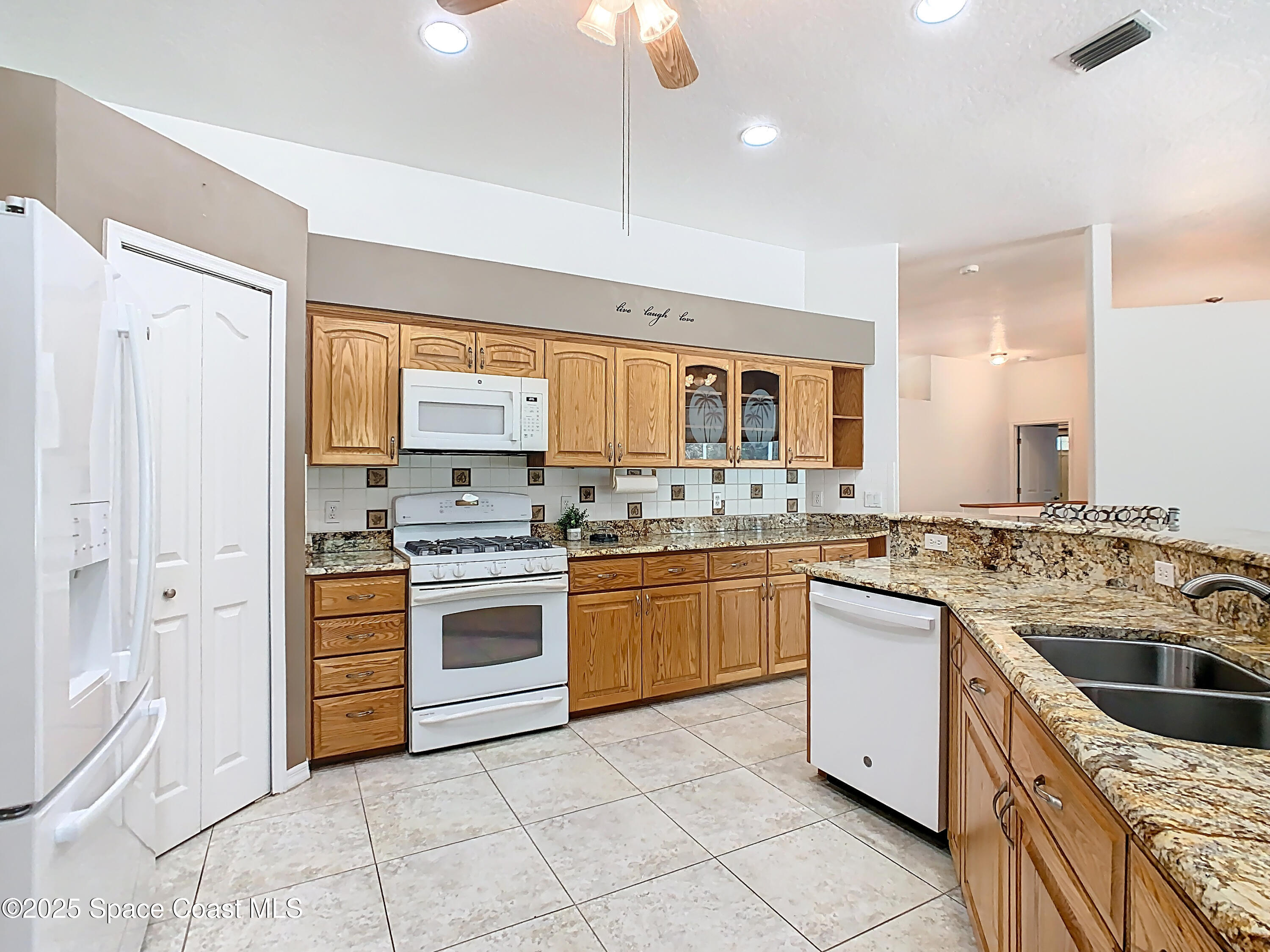 2559 Hooper Road Cocoa, FL 32926 - Photo 8 of 46 Wood Cabinets