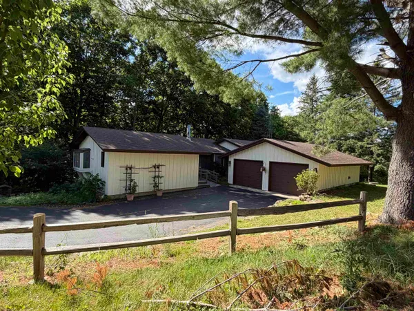 $424,900 | E2672 Remington Drive, La Valle, WI 53941
