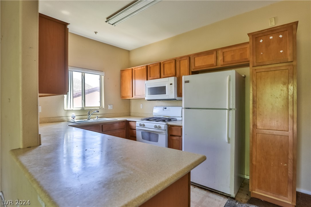 2291 West Horizon Ridge Parkway, Unit 5228 Henderson, NV 89052 - Photo 13 of 27
