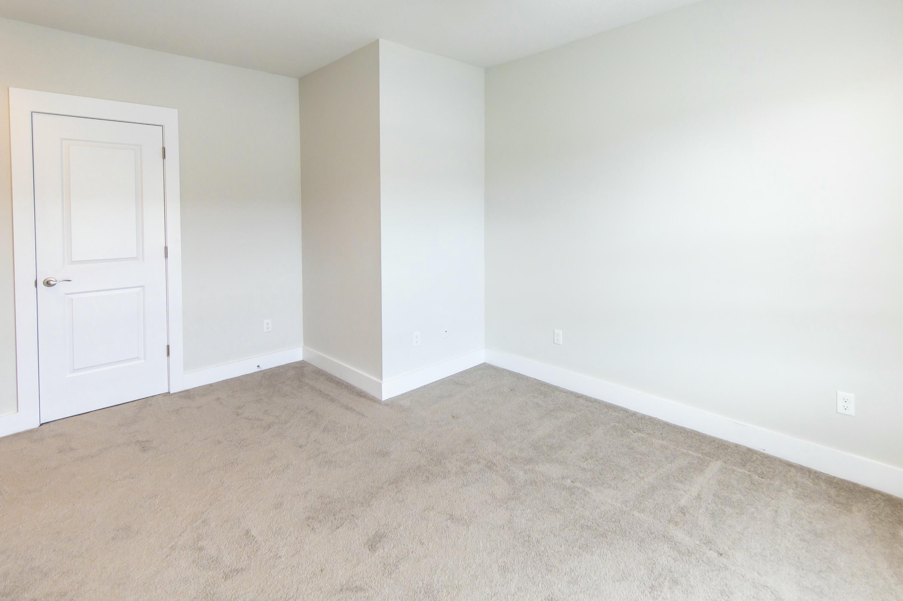 995 Airport Road, Unit 37 Destin, FL 32541 - Photo 37 of 46 a view of an empty room