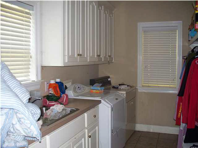 1741 Clinton Raymond Road Clinton, MS 39056 - Photo 16 of 18 Laundry room has utility sink