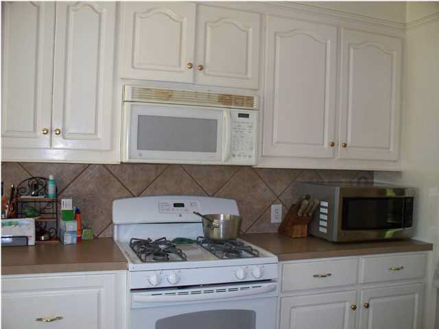 Kitchen has gas stove