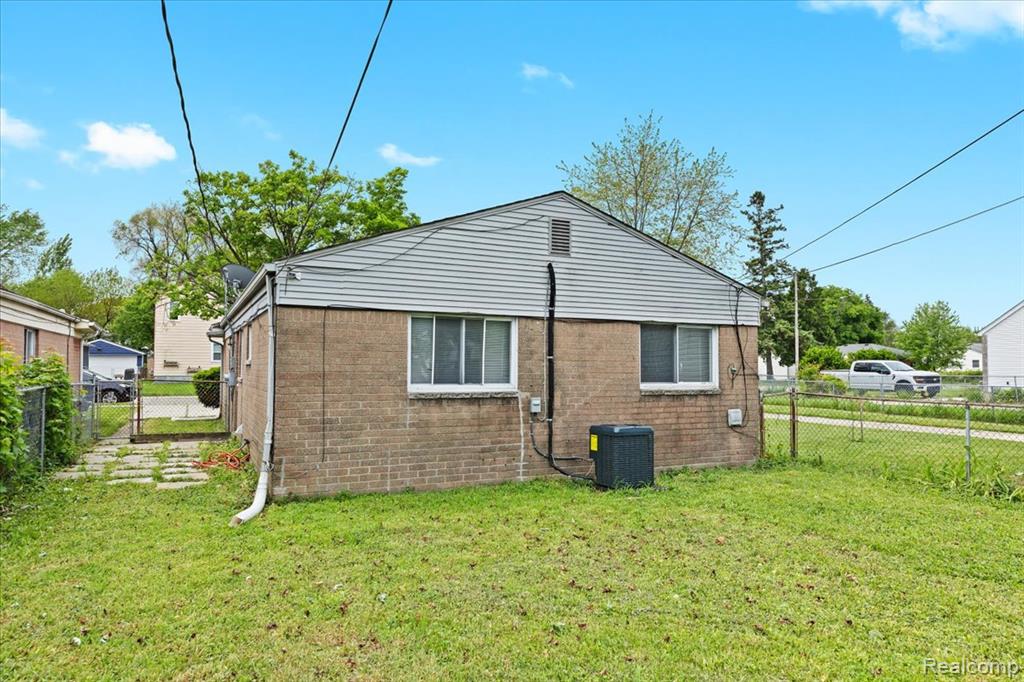 8111 Timken Avenue Warren, MI 48089 - Photo 16 of 17