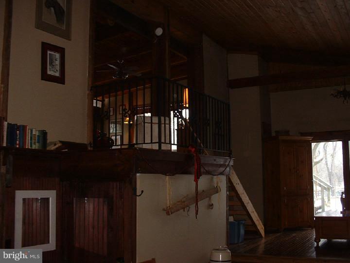 265 McCoury Road Nottingham, PA 19362 - Photo 13 of 25 Foyer