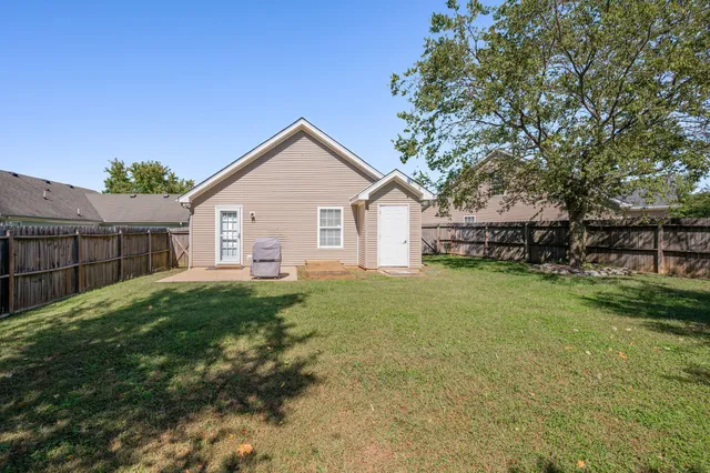 a view of outdoor space yard and yard