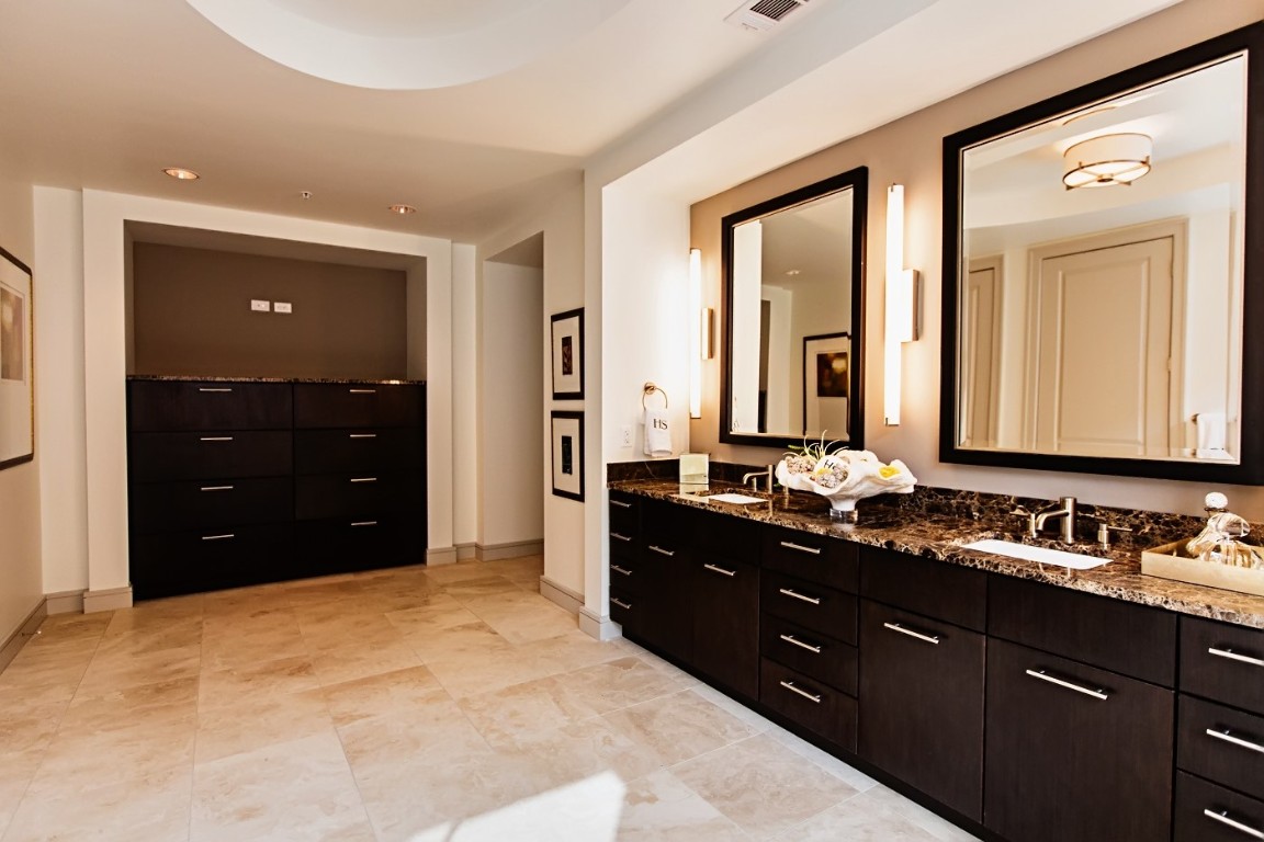 5122 Morningside Drive, Unit 601 Houston, TX 77005 - Photo 7 of 7 a bathroom with a vanity and a sink
