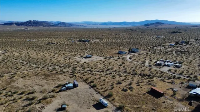a view of a dry field