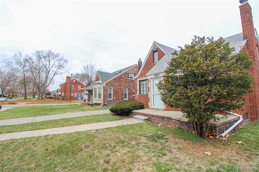 15611 Spring Garden Street Detroit, MI 48205 - Photo 3 of 49
