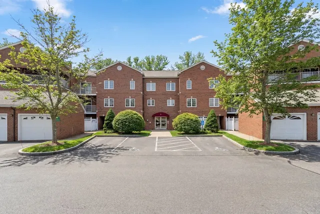 $699,000 | 7 Conant Road, Unit 33, Winchester, MA 01890