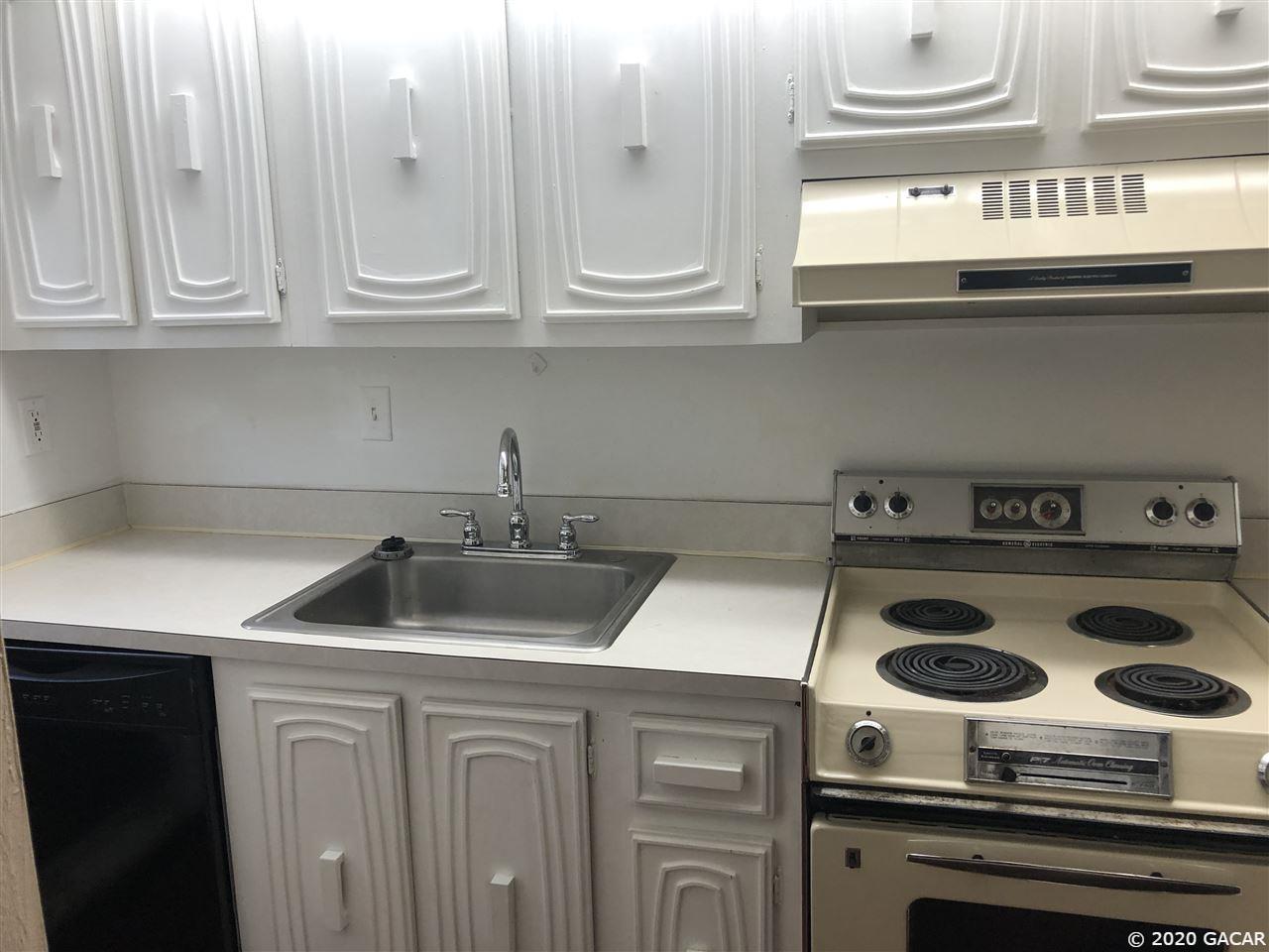 705 Southwest 75th Street, Unit 202 Gainesville, FL 32607 - Photo 4 of 17