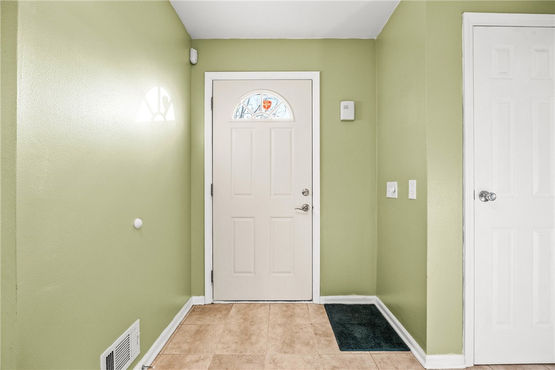 86 Shagbark Way Perinton, NY 14450 - Photo 4 of 50