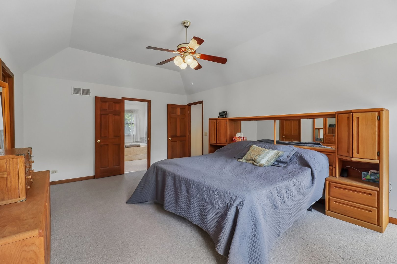 31-w003 West Irving Park Road Elgin, IL 60120 - Photo 17 of 60
