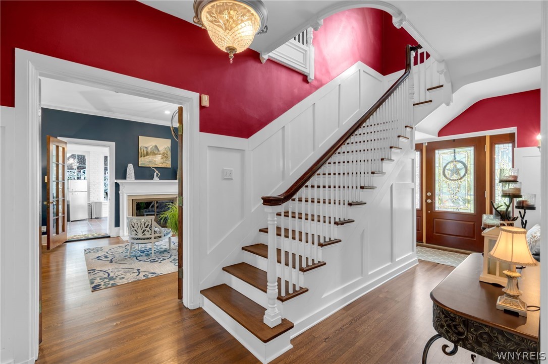 357 Lebrun Road Amherst, NY 14226 - Photo 17 of 50 Central / formal entryway separating Dining and Li