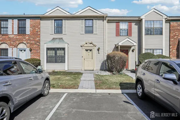 $550,000 | 204 Hampshire Court, Piscataway, NJ 08854