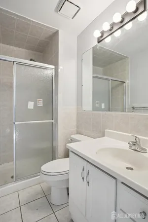 $550,000 | 204 Hampshire Court, Piscataway, NJ 08854