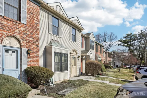 $550,000 | 204 Hampshire Court, Piscataway, NJ 08854