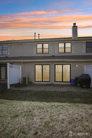 $550,000 | 204 Hampshire Court, Piscataway, NJ 08854