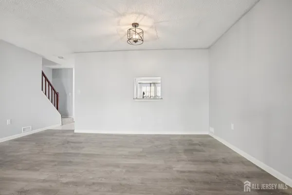 $550,000 | 204 Hampshire Court, Piscataway, NJ 08854