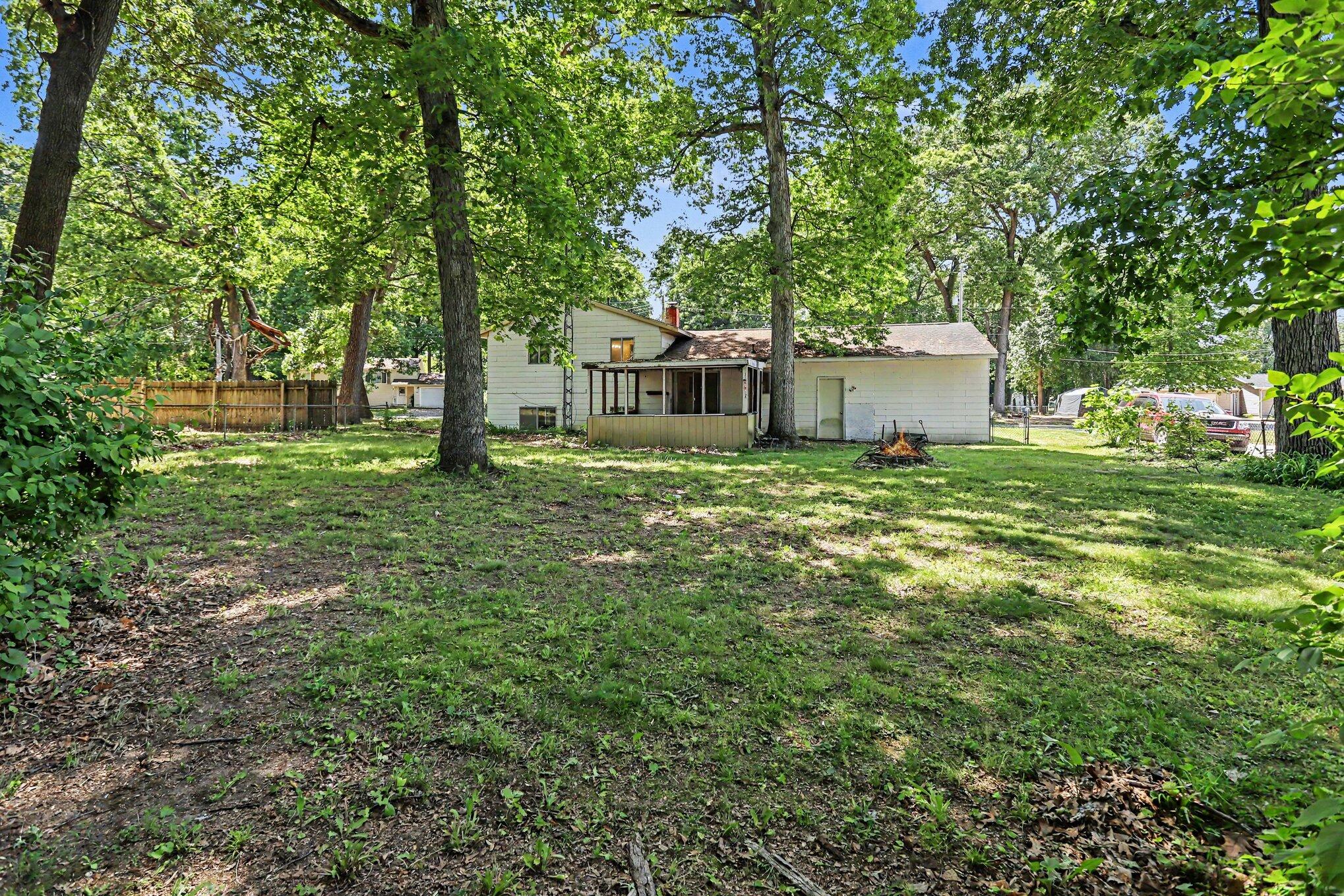 16 Oak Grove Road Springfield, MI 49037 - Photo 23 of 28 027_file_8438