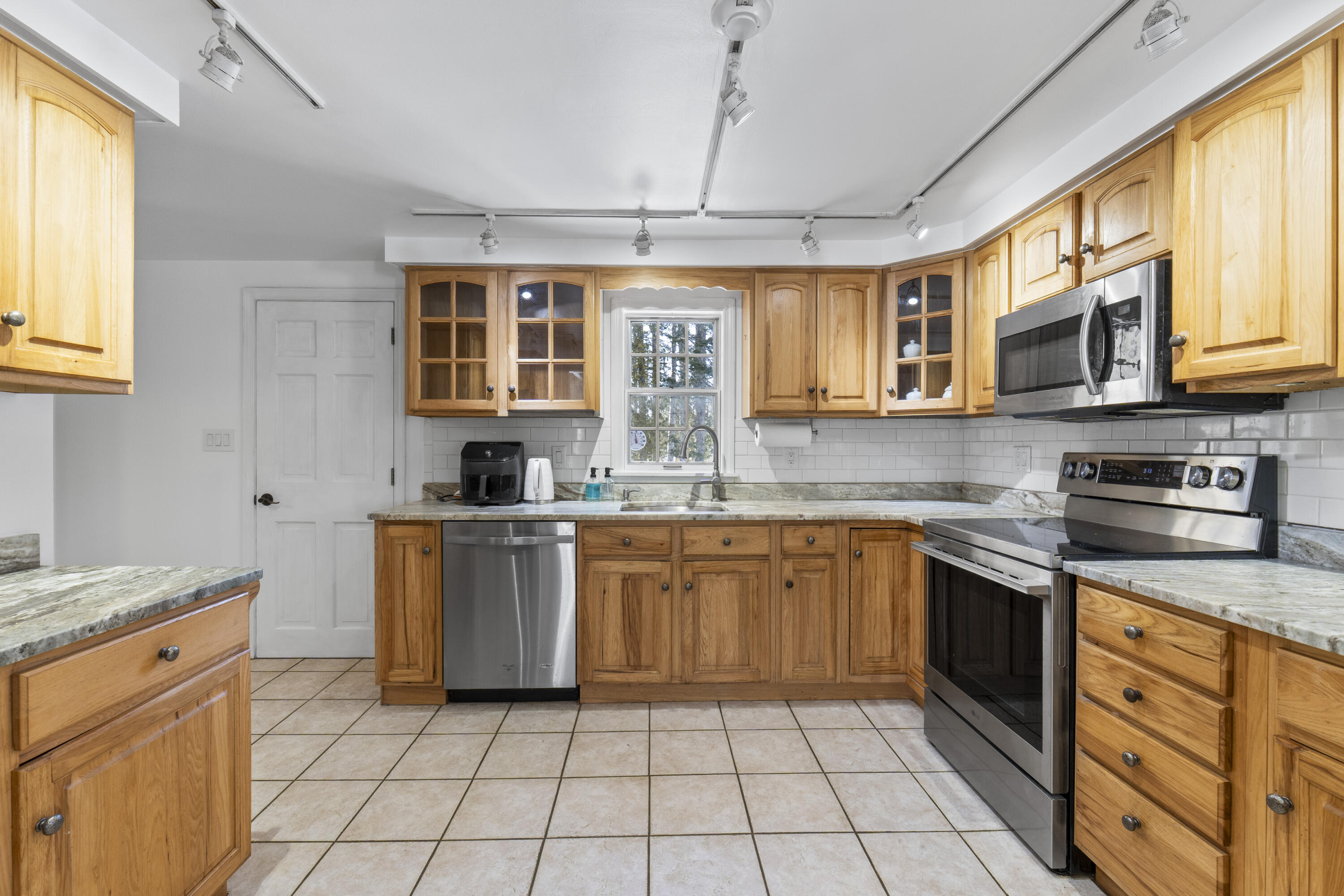 138 Coombs Road Brunswick, ME 04011 - Photo 11 of 77 138 Coombs Rd_119