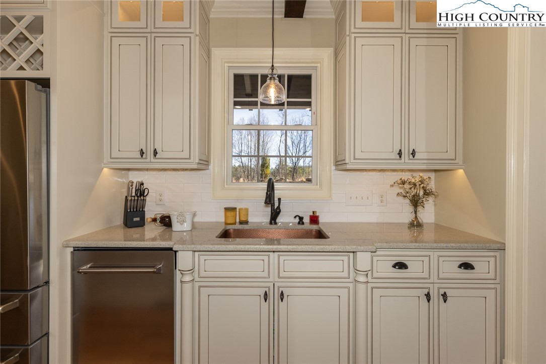 457 Autumn Leaf Way Crumpler, NC 28617 - Photo 16 of 47