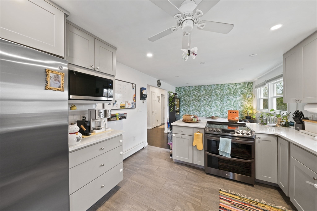 11 McAuliffe Road Randolph, MA 02368 - Photo 4 of 35