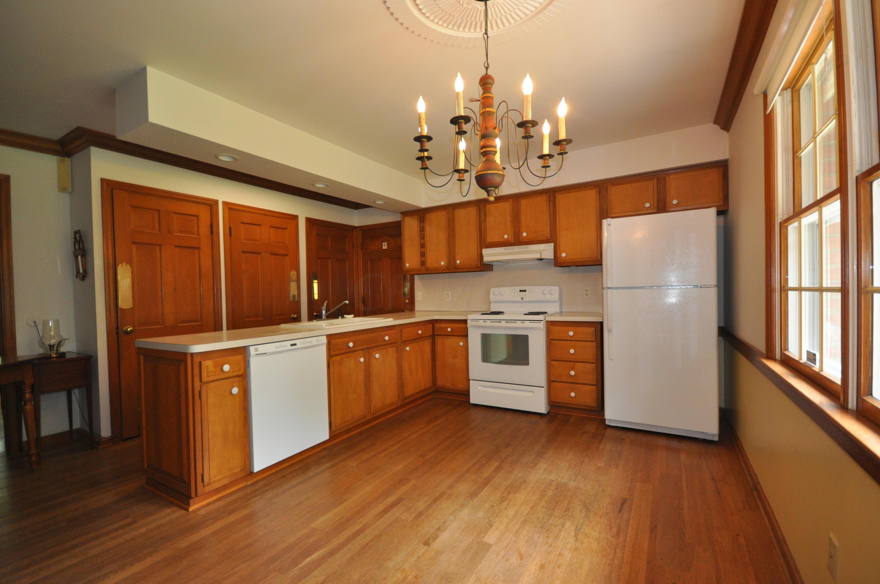 3657 Olde Ridenour Road Columbus, OH 43230 - Photo 3 of 14