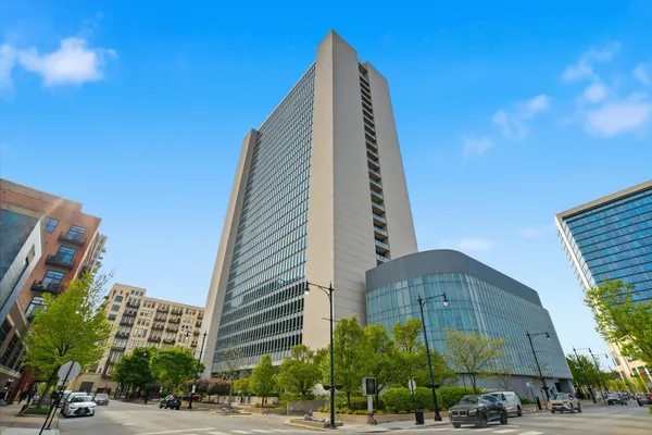 $399,900 | 500 West Superior Street, Unit 1010, Chicago, IL 60654