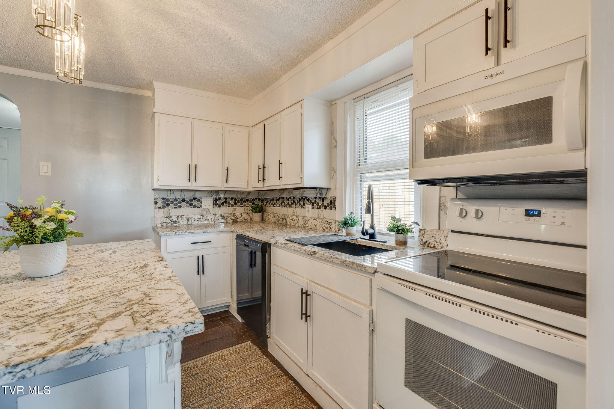 1208 Riverside Avenue Kingsport, TN 37660 - Photo 12 of 25 012