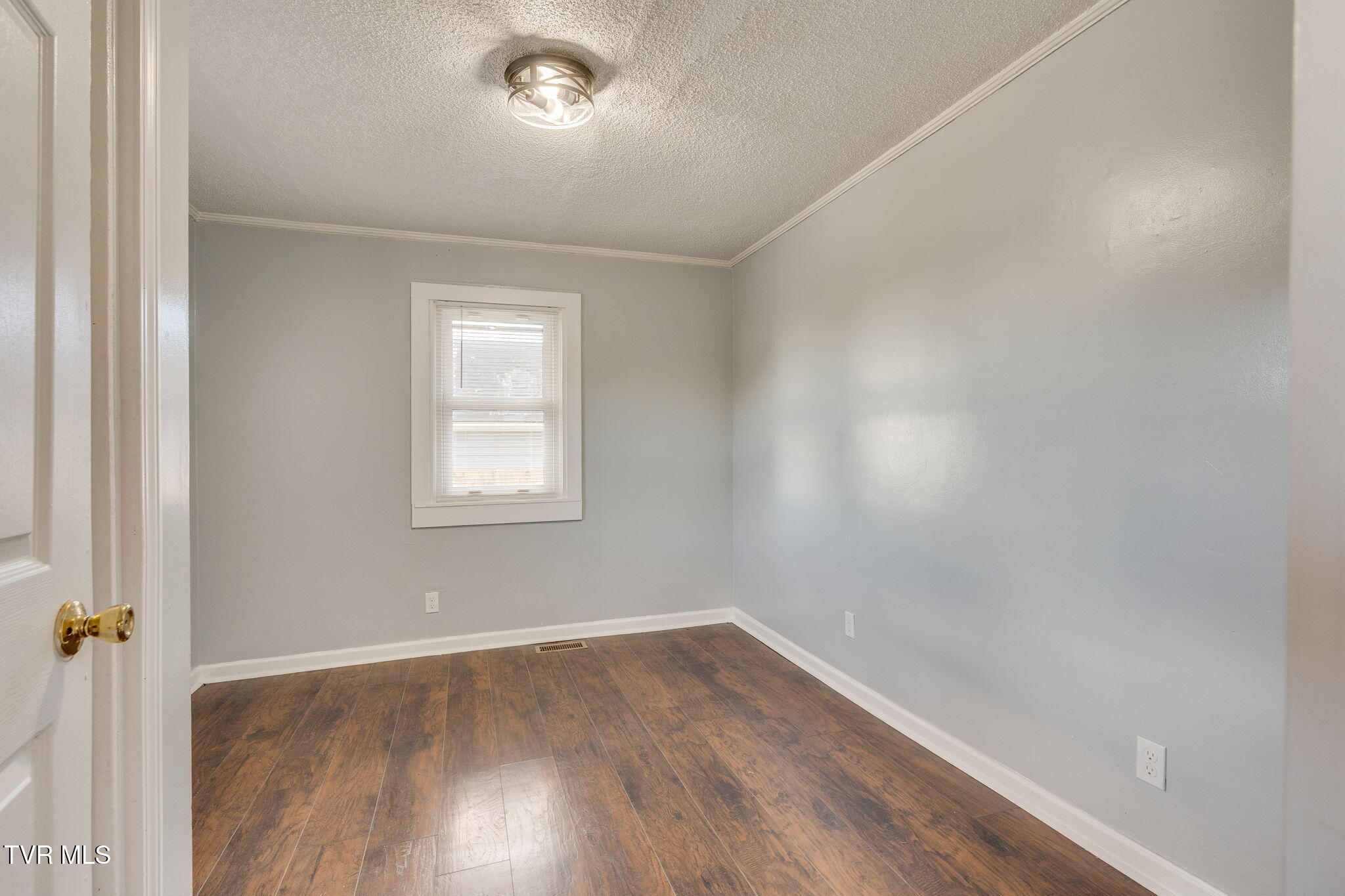 1208 Riverside Avenue Kingsport, TN 37660 - Photo 13 of 25 013