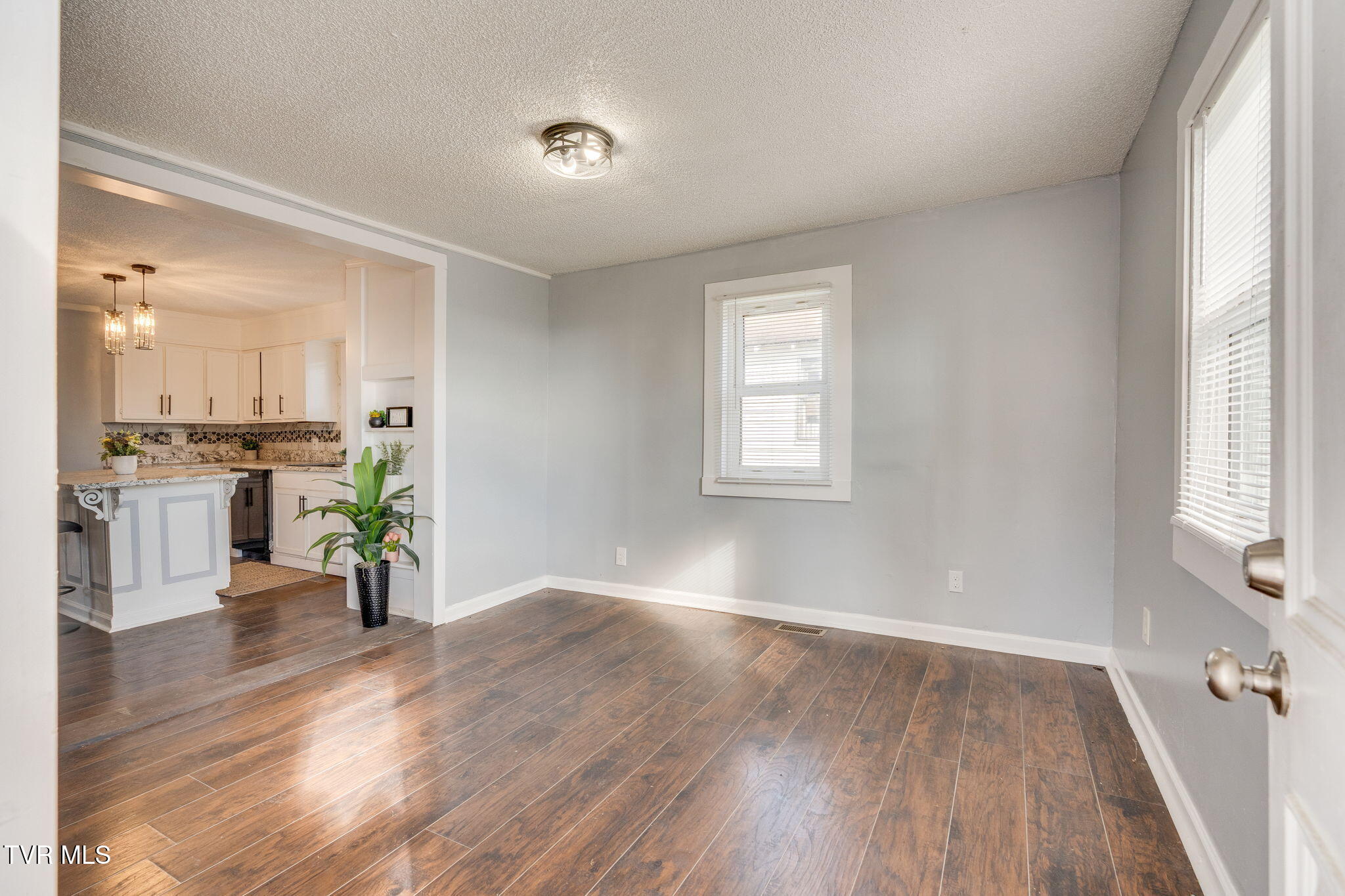 1208 Riverside Avenue Kingsport, TN 37660 - Photo 5 of 25 005