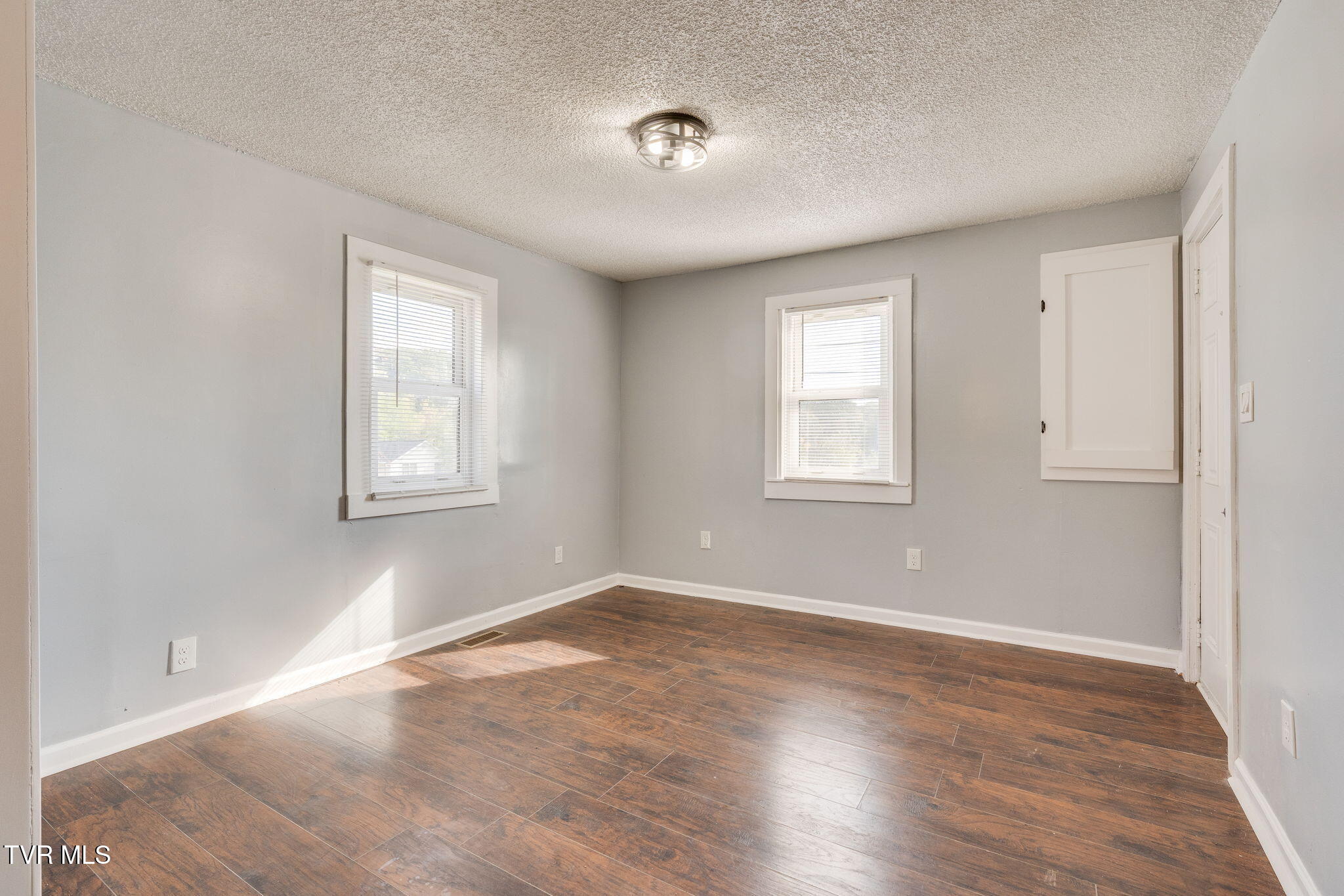 1208 Riverside Avenue Kingsport, TN 37660 - Photo 7 of 25 007