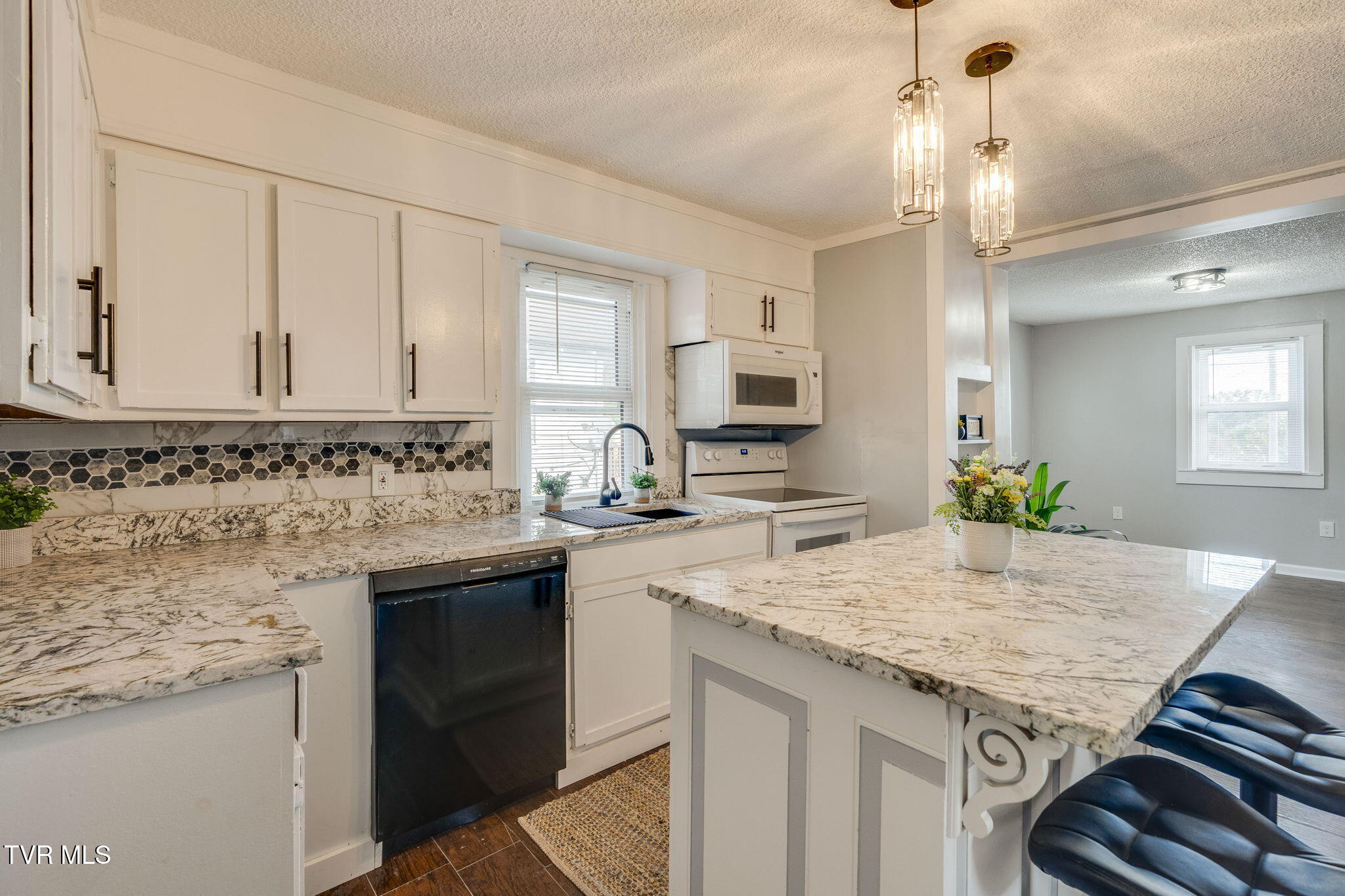 1208 Riverside Avenue Kingsport, TN 37660 - Photo 10 of 25 010