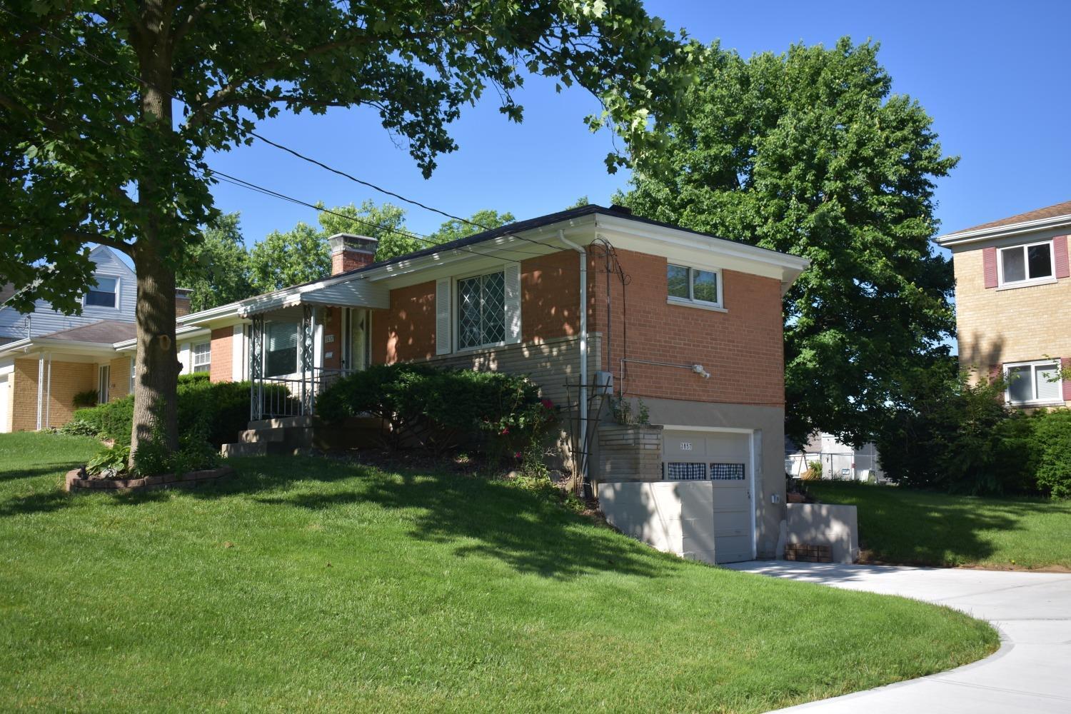 3857 Ruth Lane Cheviot, OH 45211 - Photo 3 of 18