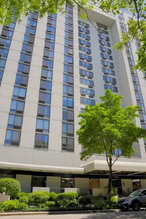 $229,000 | 1221 North Dearborn Parkway, Unit 411S, Chicago, IL 60610