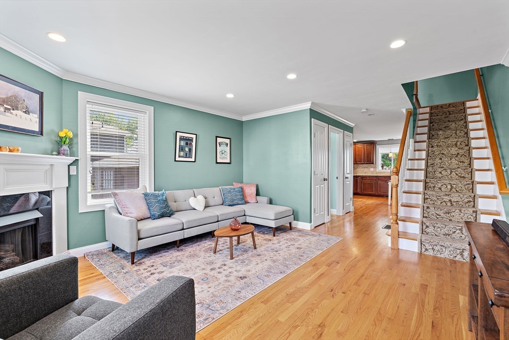 61 Parmenter Road, Unit 1 Waltham, MA 02453 - Photo 8 of 31