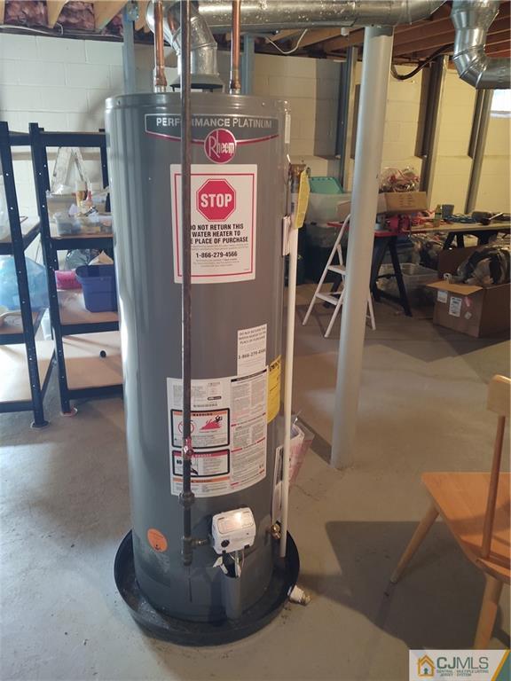 126 Moretti Lane Edison, NJ 08817 - Photo 28 of 33 a view of a living room and a livingroom