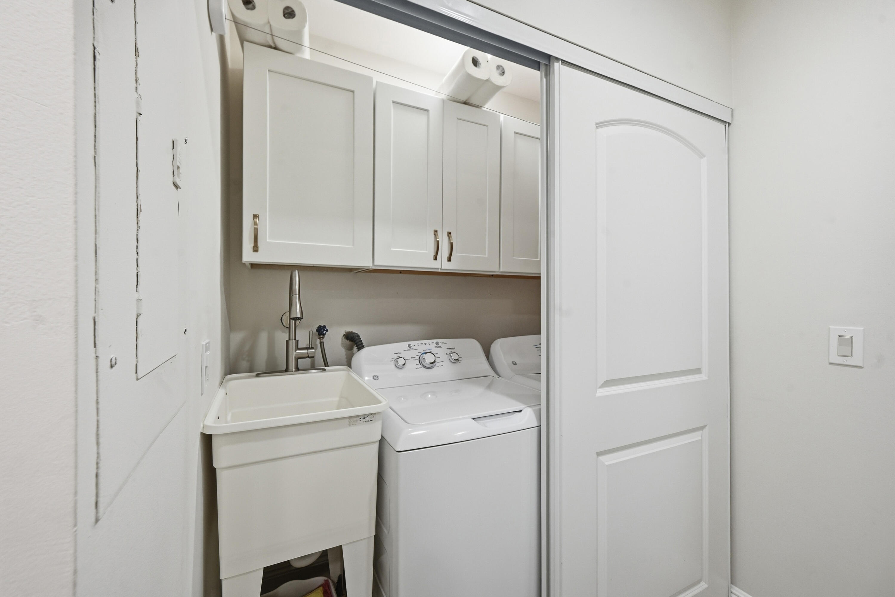 10775 Waterberry Drive Boca Raton, FL 33498 - Photo 23 of 42 Laundry Room