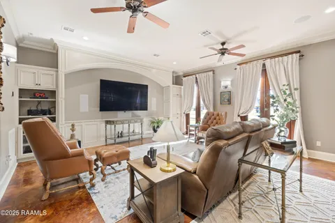 $1,100,000 | 100 Candlewood Drive, Lafayette, LA 70508