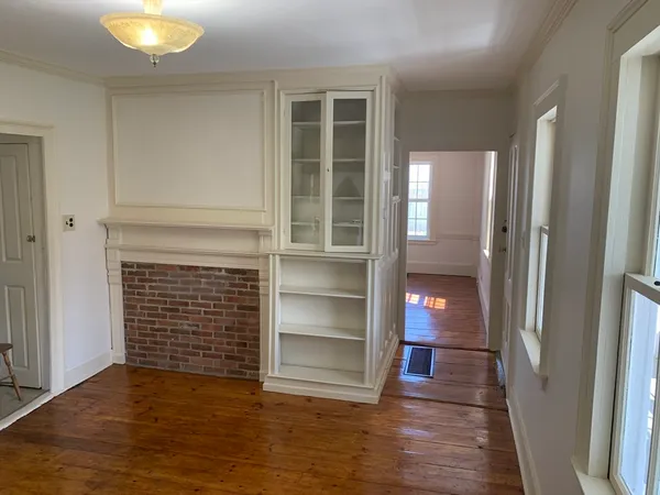 $2,300 | 248 Water Street, Newburyport, MA 01950