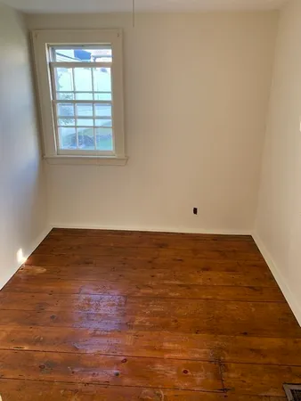 $2,300 | 248 Water Street, Newburyport, MA 01950
