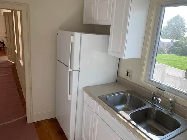 $2,300 | 248 Water Street, Newburyport, MA 01950